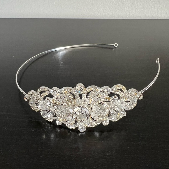 Accessories - NWOT Crystal Vintage Silver Tiara Headband - Wedding